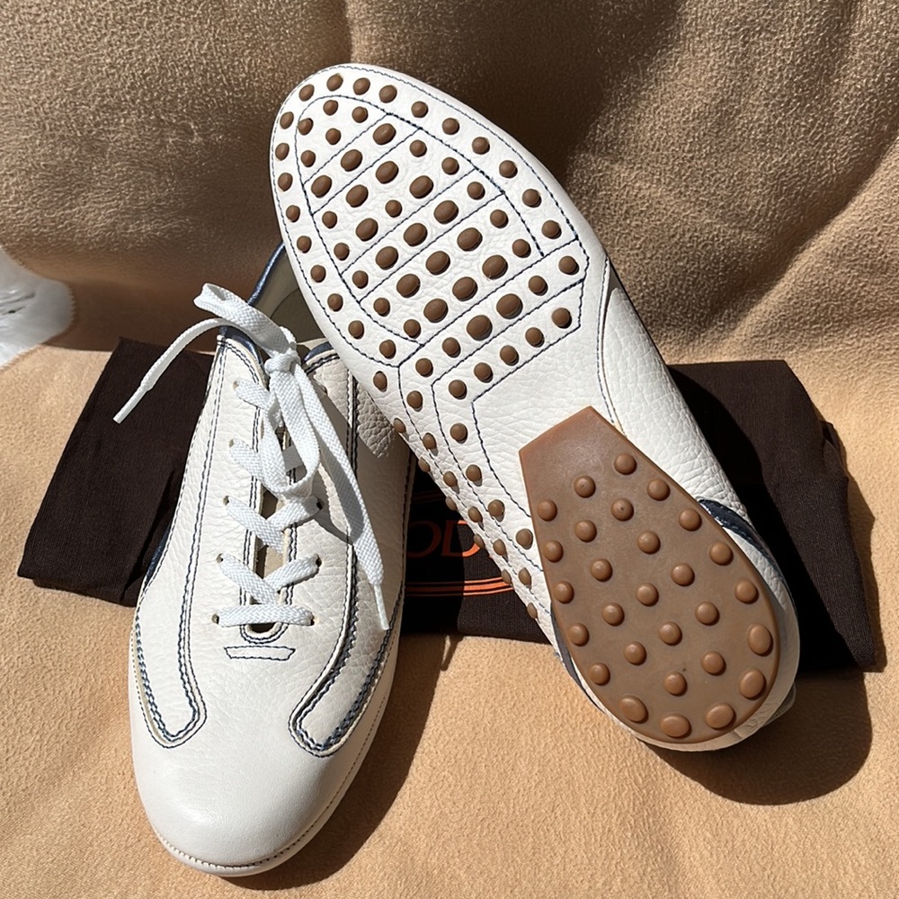 NWD Tod’s Ivory/Metallic Blue Leather Lace-Up Sneakers